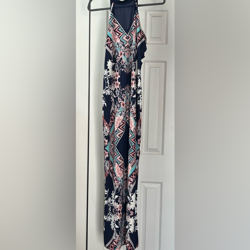New Beautiful Maxi with slit halfway up the back with cage open back size M